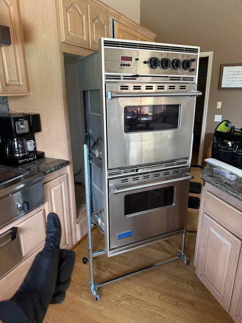 Viking professional range and double oven during a San Diego repair